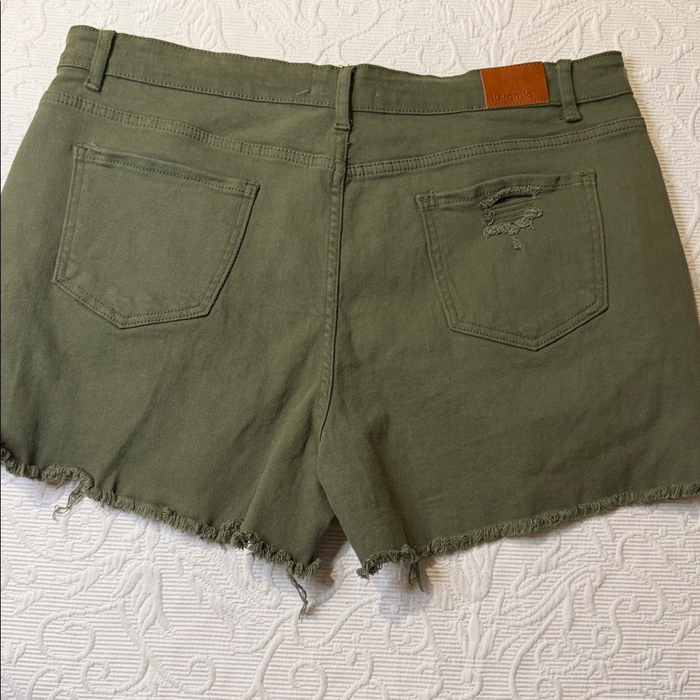 Luvamia Women's Olive Green Distressed Shorts XXL NWT - Picture 5 of 10
